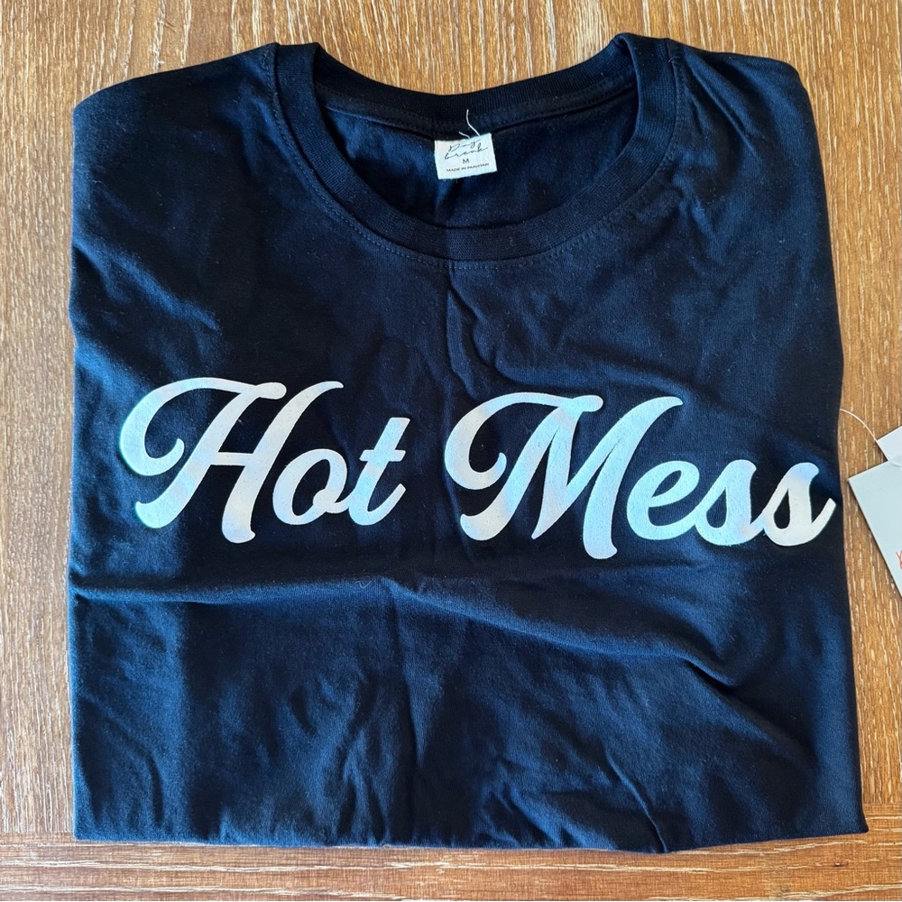 NWT Daybreak black Hot Mess graphic t-shirt M - Picture 2 of 9